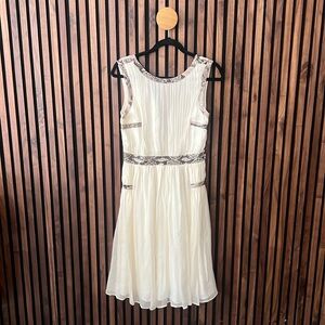 98new DIANE von FURSTENBERG silk mid dress in size 6